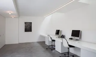 Sophisticated Gallery in Le Marais - Image 3