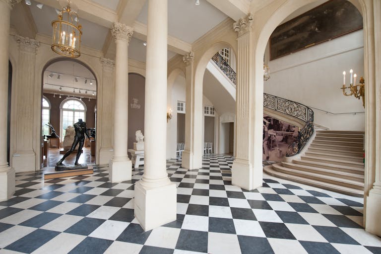 Historic Site Near the Invalides - Image 1