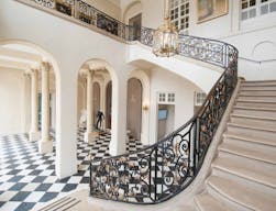 Historic Site Near the Invalides - Image 2