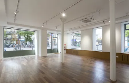 CORNER STORE - 8M LONG WINDOW - POP-UP / GALLERY / SHOWROOM BOUTIQUE - ESPACE TRIGRAM - GRAVILLIERS - Image 0