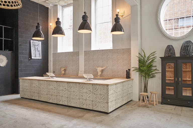 Large Chelsea Pop Up Store - Image 4