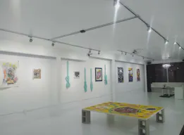 Gloss White Gallery Space on Fairfax Ave - Image 20