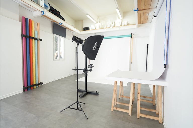 Superbe Photo Studio - avec tous les �l�ments n�cessaires � la bonne r�alisation de vos projets. - Image 4