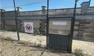 Décor/Lieu de tournage: Centre pénitentiaire / Prison - Image 16