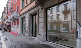 Show Room - Image 13