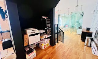 Prime Williamsburg Corner Retail Space | 100 ft Glass Frontage | High Foot Traffic - Image 7