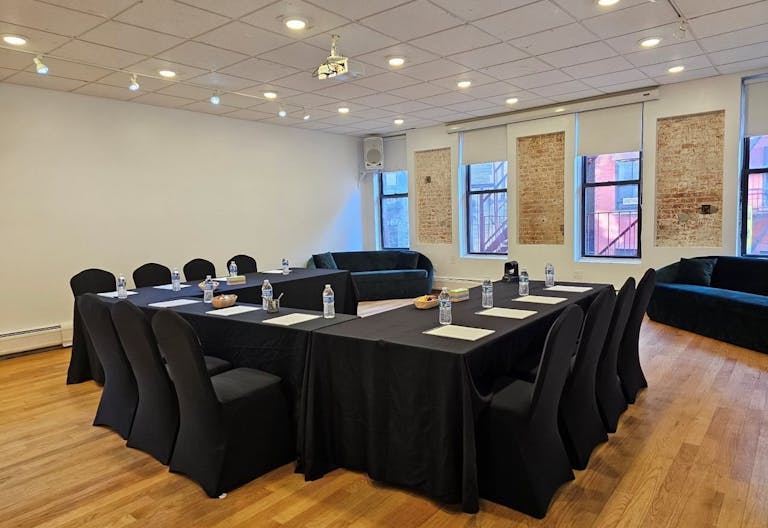 Unique Loft in Prime SoHo - Image 3