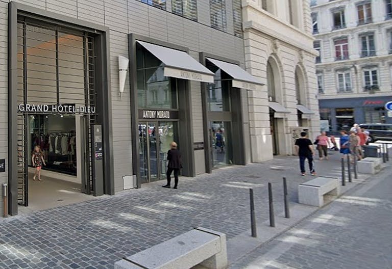 Prime Boutique Shop Grand Hotel Dieu Lyon - Image 1