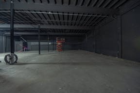 Huge Warehouse Studio in Central LA Washington Blvd with Parking - Image 1