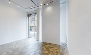 Street Level Chelsea Gallery with Outdoor Terrace - Image 1