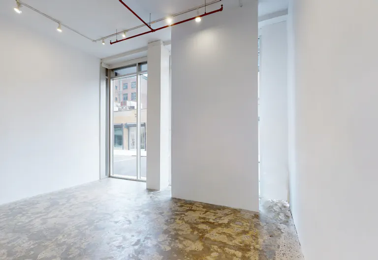 Street Level Chelsea Gallery with Outdoor Terrace - Image 1