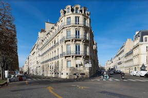Apartment for Rent - Paris 8th Near Triangle d'Or - Ideal Showroom / Office - Image 0
