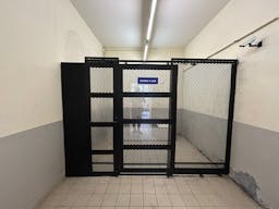 D�cor/Lieu de tournage: Commissariat - Image 7