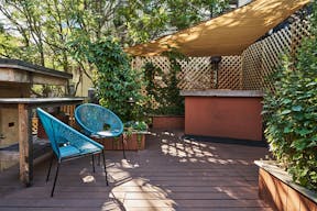 Mediterranean House with Rooftop Patio - Image 9