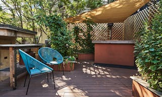 Mediterranean House with Rooftop Patio - Image 9