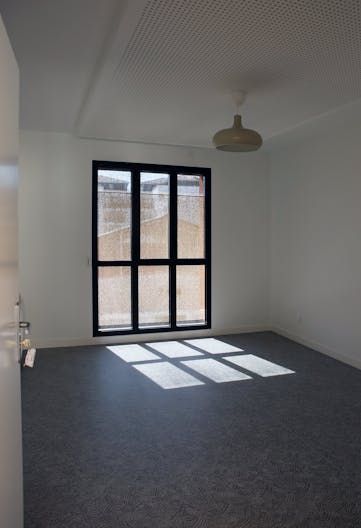 Bureau privatif et acc�s aux communs dans un immeuble d'architecte, au coeur des Chartrons � Bordeaux - 17M2 - Image 0