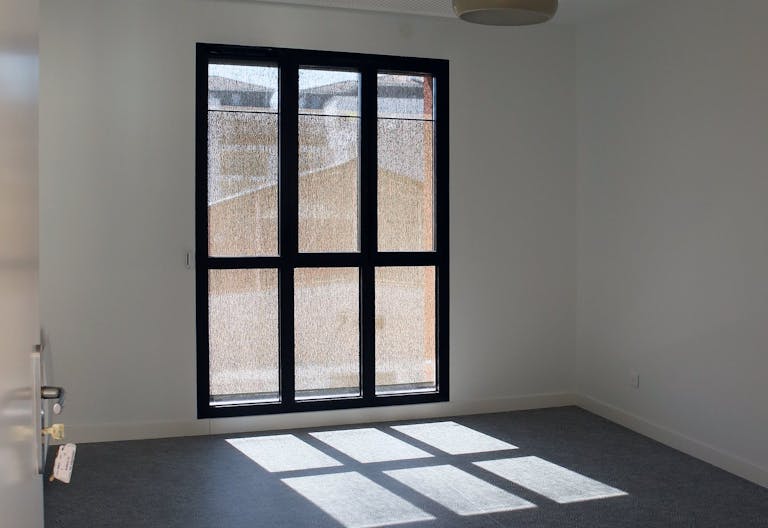 Bureau privatif et acc�s aux communs dans un immeuble d'architecte, au coeur des Chartrons � Bordeaux - 17M2 - Image 0