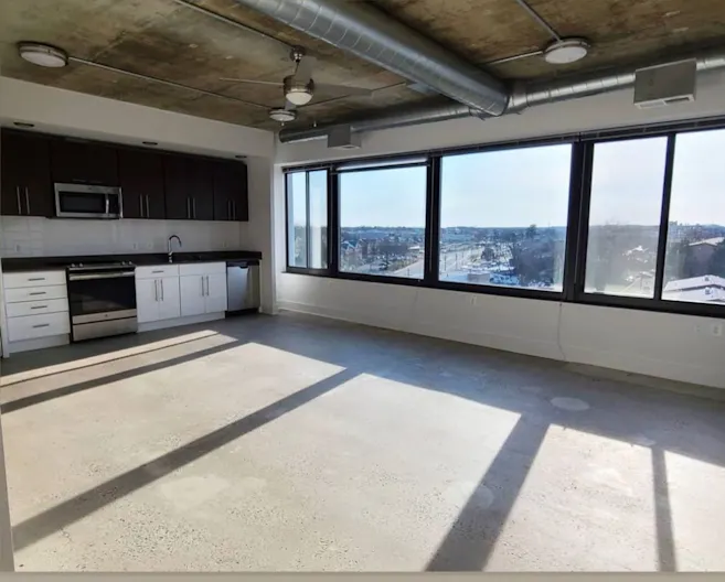 Luxury Loft with Natural Lighting Available for Small Intimate Parties - Image 2