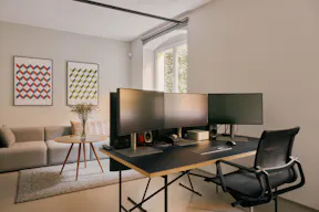 SHOP - GALLERY - POP UP - OFFICE SPACE - Image 8