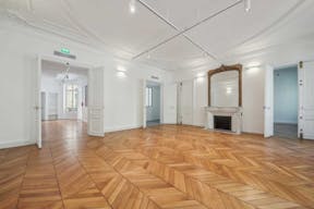 Beautiful Haussmannien Showroom Fashion Week - Image 3