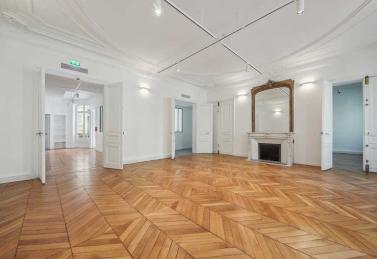 Beautiful Haussmannien Showroom Fashion Week - Image 3