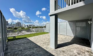 Industrial Daylight Loft in Wynwood with Natural Light & Huge Outdoor Rooftop with view - Image 8