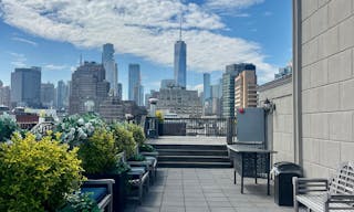 Modern Penthouse Showroom in SoHo - Image 6