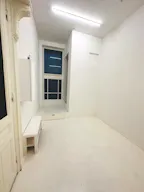 Petite Galerie space in Le Marais - Image 2