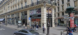 Corner Boutique - Paris Near Opera Area - Ideal Flagship Boutique - Image 0