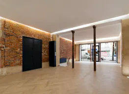 Chic Event Space In Marais - Image 5