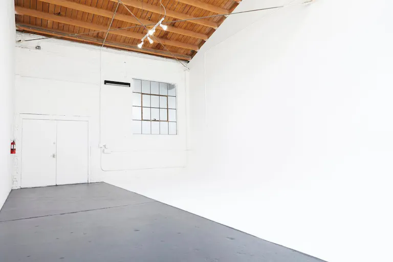 Photo/Video Studio - Image 2