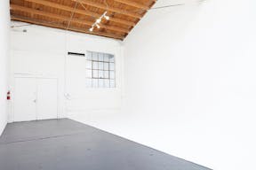 Photo/Video Studio - Image 2