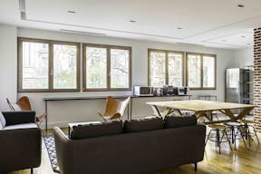 Location bureau Paris 18 : espace cl�-en-main pouvant accueillir jusqu?� 45 postes sur une superficie de 230m2 - Image 6