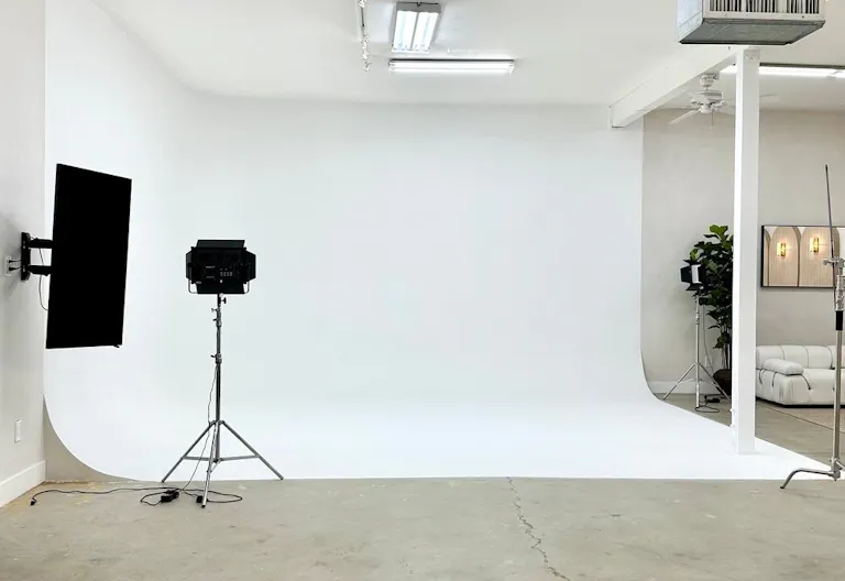 Photo Studio and Event Space in Beverly Hills - Image 0