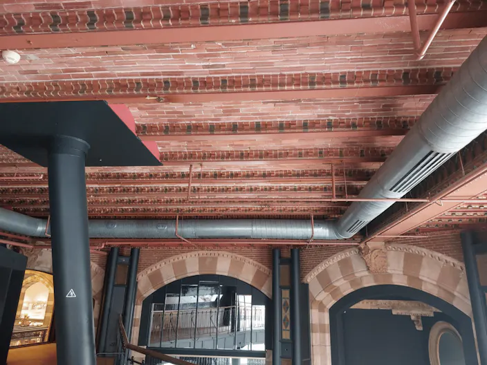 Two-Level Heritage Space in Magna Plaza with Private Entrance - Image 4