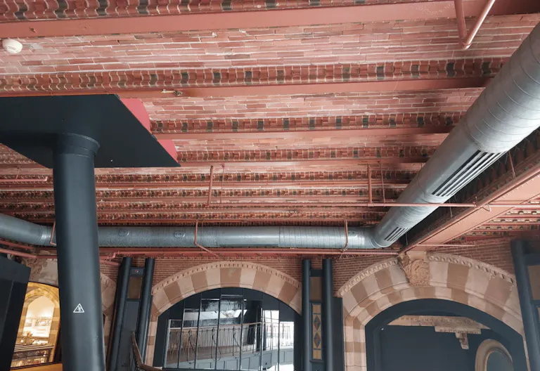 Two-Level Heritage Space in Magna Plaza with Private Entrance - Image 4