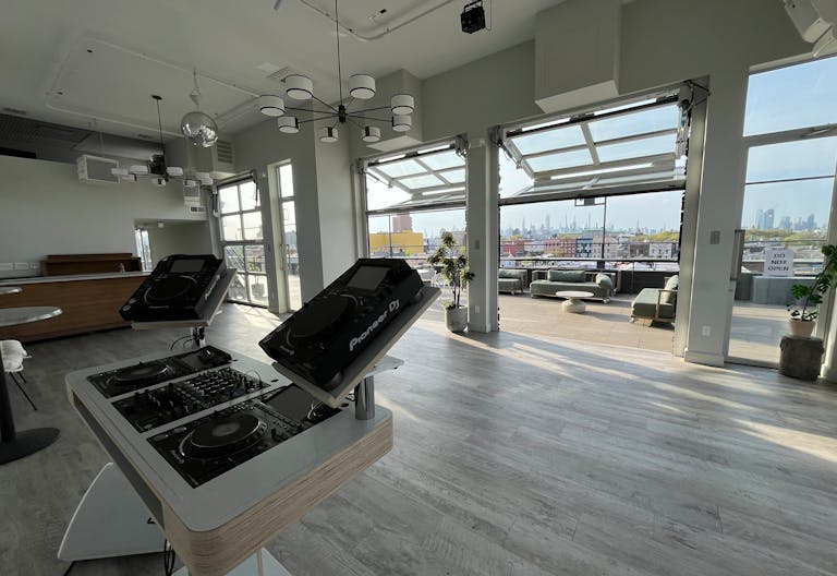 Pop up in Brooklyn, NY - Image 3