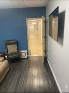 Astoria NYC Pop-Up & Content Studio | Private Office for Shoots & Brand Use - Image 18