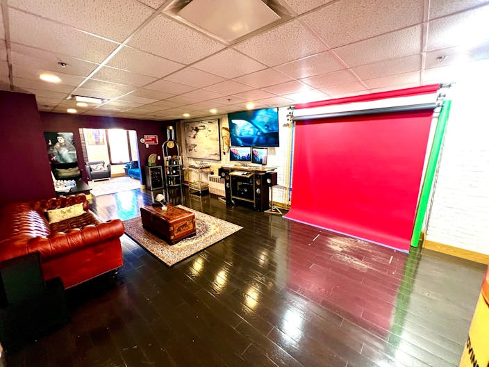 Manhattan Spacious Modern Space for Pop Ups and small Events - Image 1