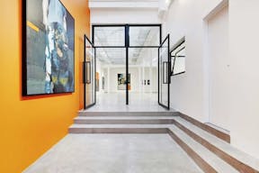 Magnifique showroom avec un grand espace de plein pied dans le Marais - Image 4