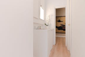 Beautiful White Box in Lower East Side, Chinatown, close to SoHo, Tribeca and other art galleries - Image 7