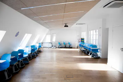 Un espace idéal pour vos formations ou réunion d'équipe. - Image 0
