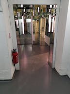 Creative Le Marais Retail Space - Image 17