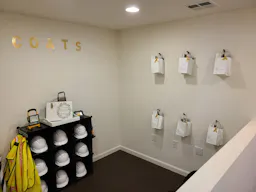 Excellent Show Room Space Near Downtown Mountain View - Image 9