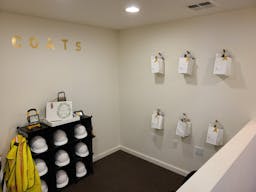 Excellent Show Room Space Near Downtown Mountain View - Image 9