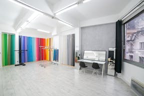 Un showroom 100% modulable dans le haut-Marais avec des volumes industriels. - Image 5