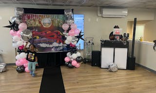 Lawncrest Area Unique Venue - Event and Conference venue for rent - Image 9