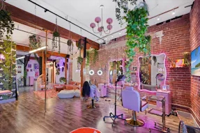 Cute n Unique Arts District Hair Salon / Booth Rental / Hairstylists, MUA, Lashes, Nail Techs - Image 7