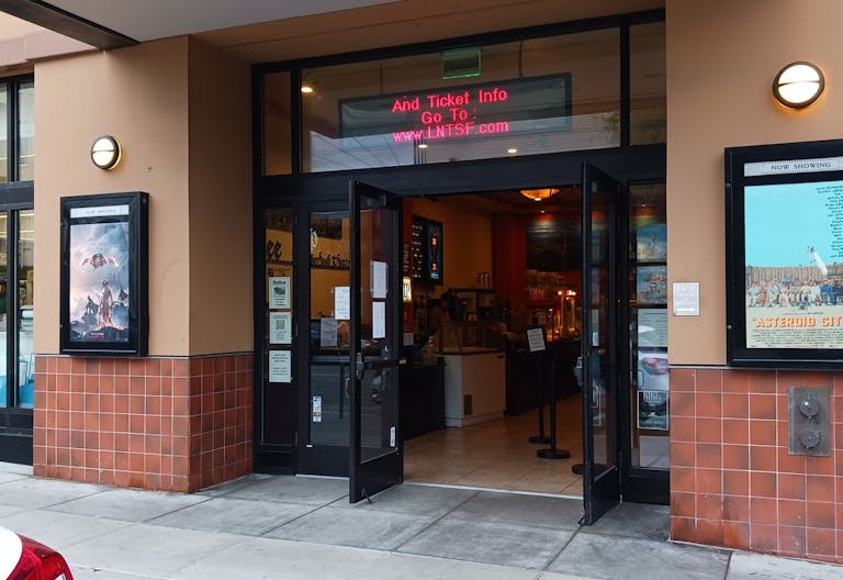 Marina District Chestnut St . POP UP - Image 2