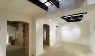 Elegant Space in Le Marais - Image 6